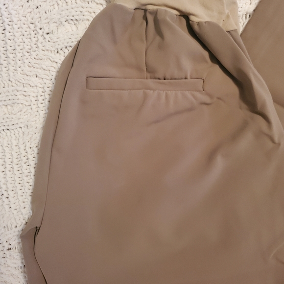 A Pea in the Pod khaki pants - Picture 2 of 3
